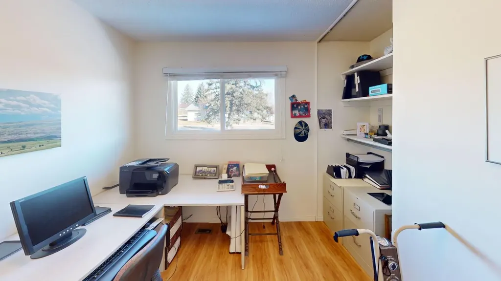 305 2 Avenue Bassano AB T0J0B0