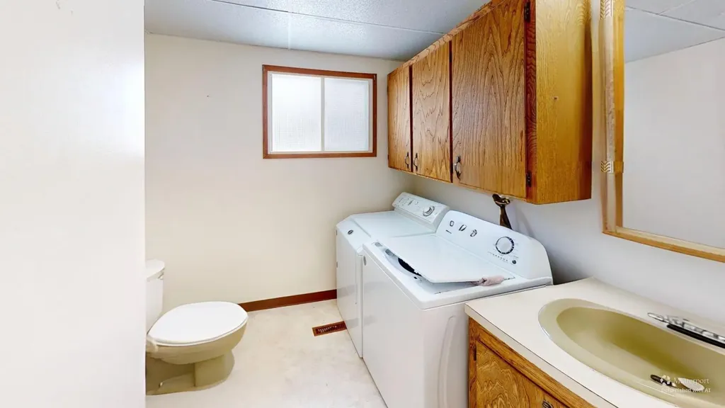 305 2 Avenue Bassano AB T0J0B0