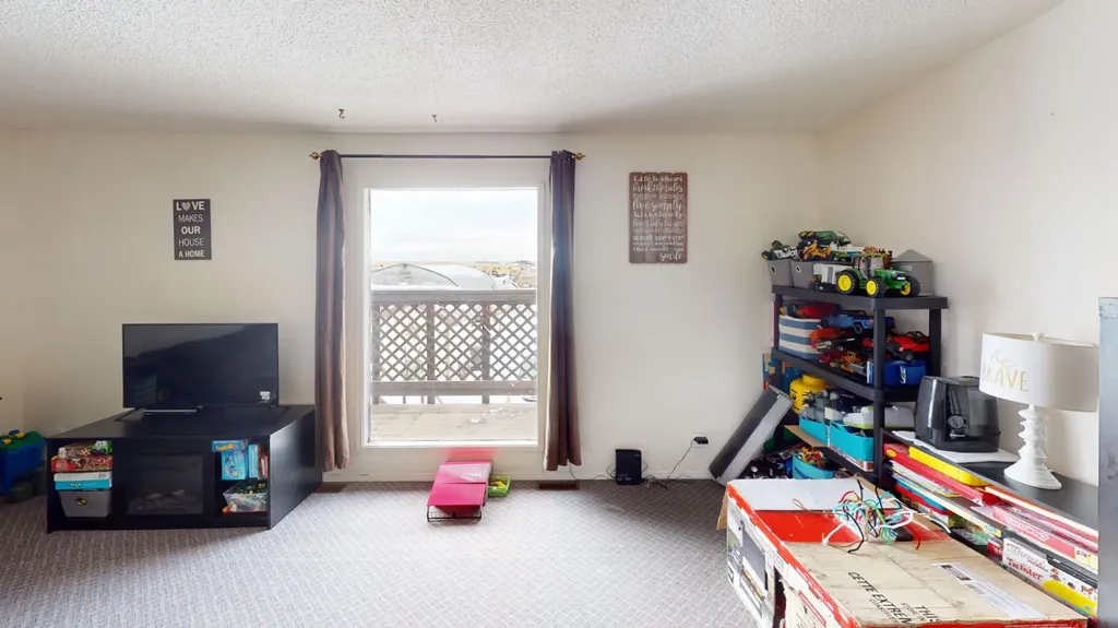305 2 Avenue Bassano AB T0J0B0