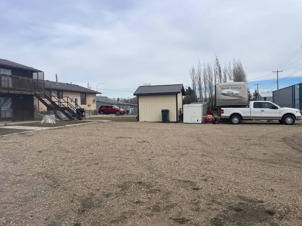 305 2 Avenue Bassano AB T0J0B0