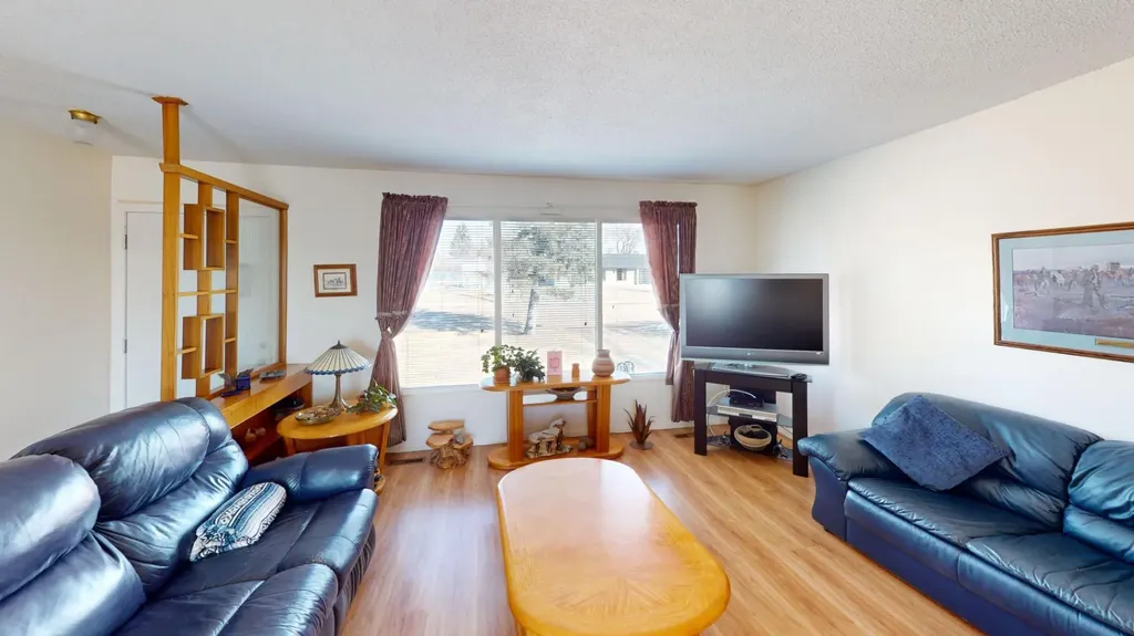 305 2 Avenue Bassano AB T0J0B0