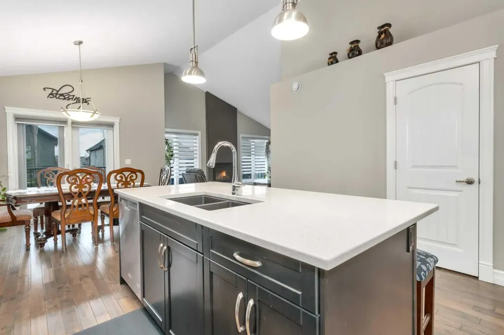 138 Voisin Close Red Deer AB T4R 0H8