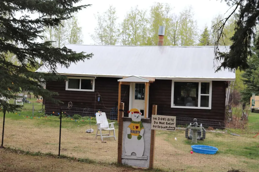 2302 10 Street Marlboro AB T7E 3A1