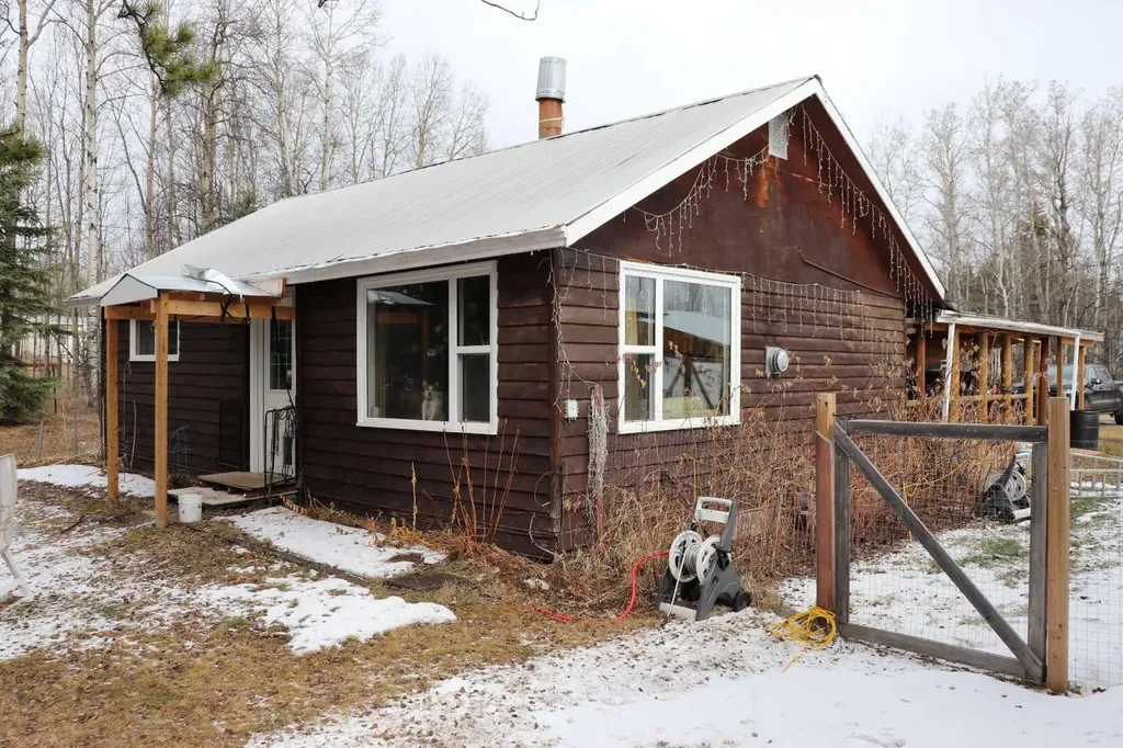 2302 10 Street Marlboro AB T7E 3A1