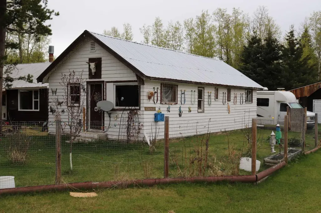 2302 10 Street Marlboro AB T7E 3A1