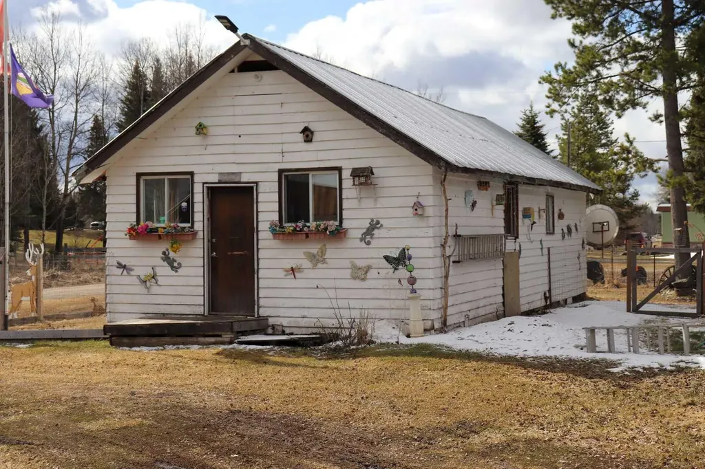 2302 10 Street Marlboro AB T7E 3A1