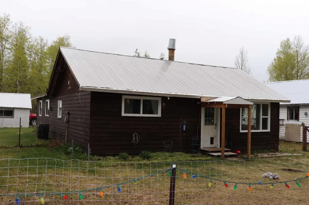 2302 10 Street Marlboro AB T7E 3A1
