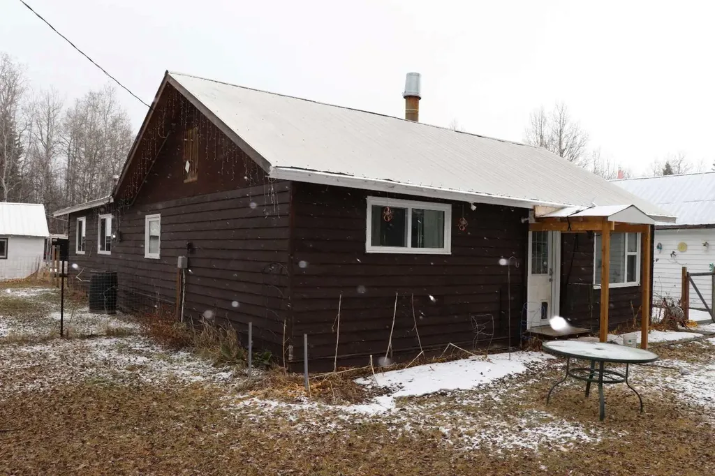 2302 10 Street Marlboro AB T7E 3A1
