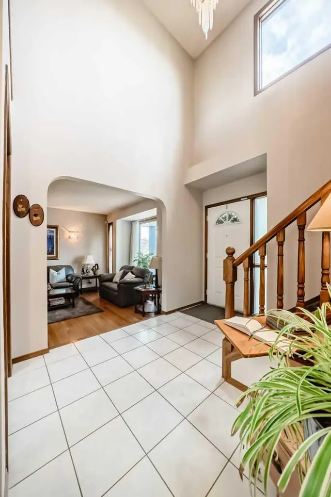 219 Hawkstone Close NW Calgary AB T3G 3P3