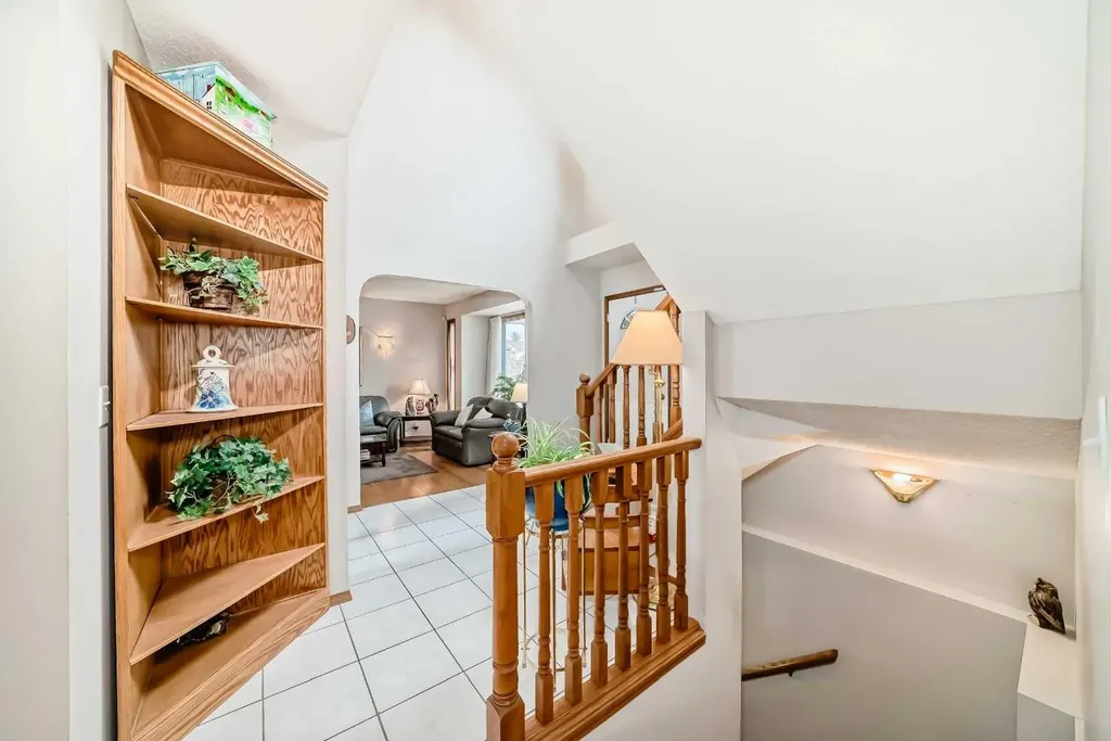 219 Hawkstone Close NW Calgary AB T3G 3P3