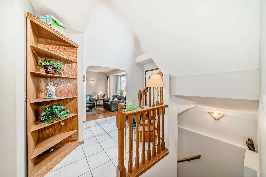 219 Hawkstone Close NW Calgary AB T3G 3P3