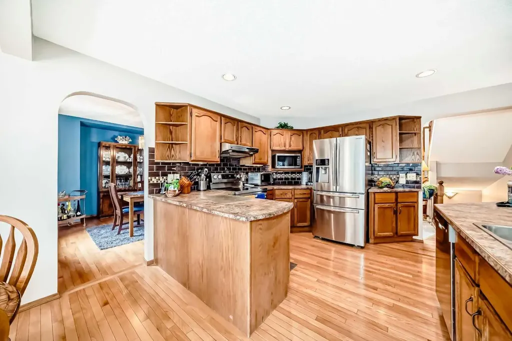 219 Hawkstone Close NW Calgary AB T3G 3P3