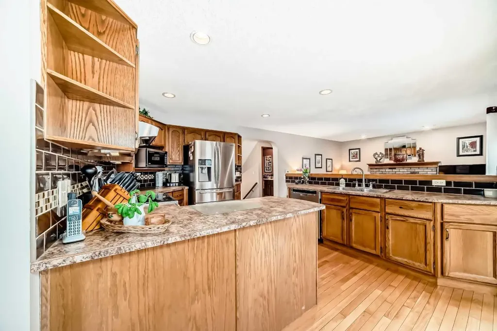 219 Hawkstone Close NW Calgary AB T3G 3P3