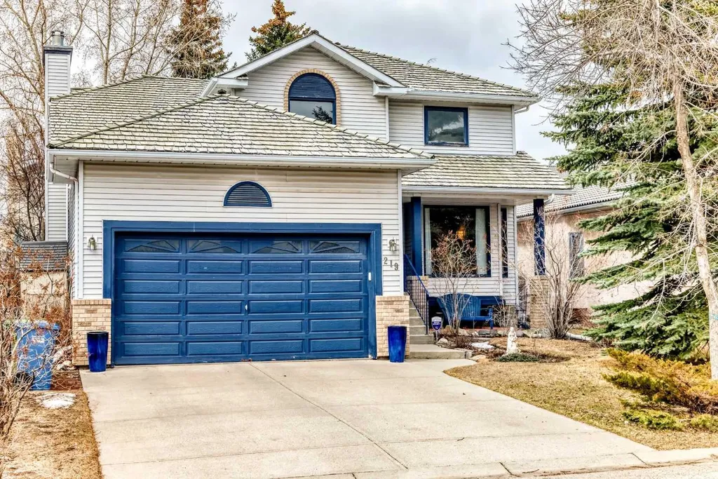 219 Hawkstone Close NW Calgary AB T3G 3P3