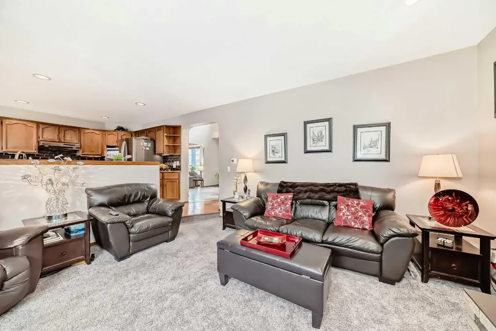 219 Hawkstone Close NW Calgary AB T3G 3P3