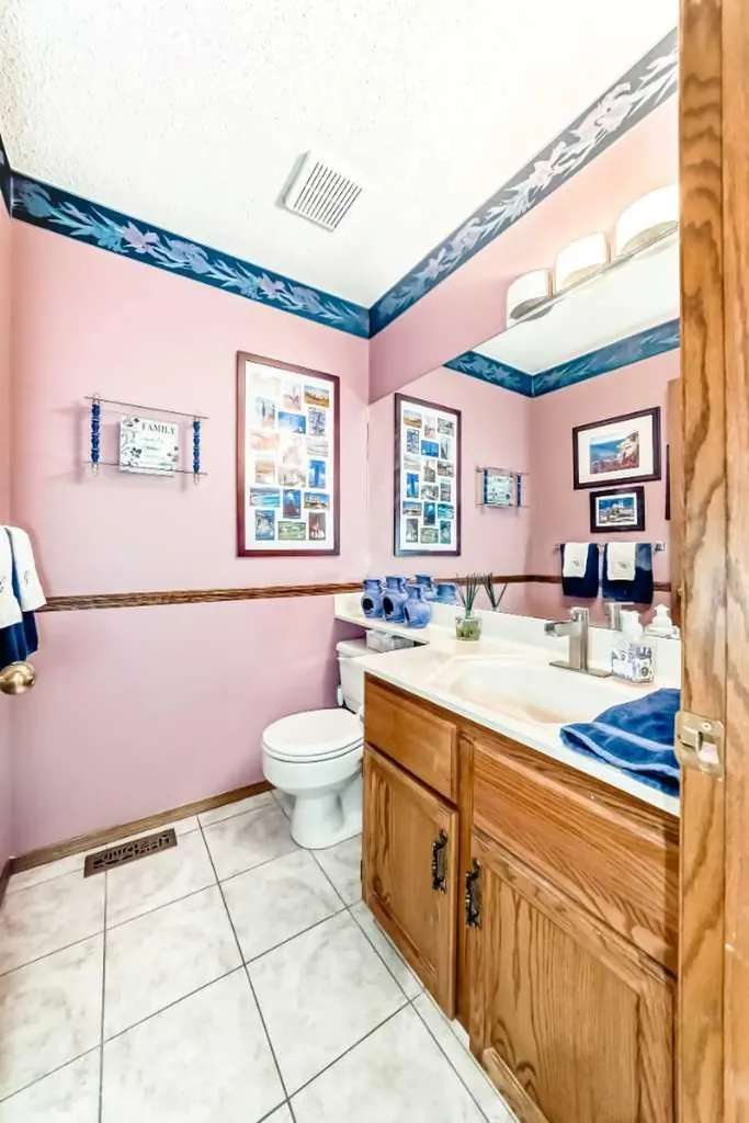 219 Hawkstone Close NW Calgary AB T3G 3P3