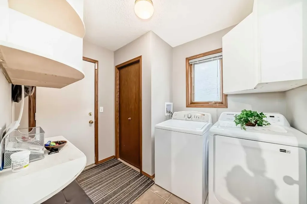 219 Hawkstone Close NW Calgary AB T3G 3P3