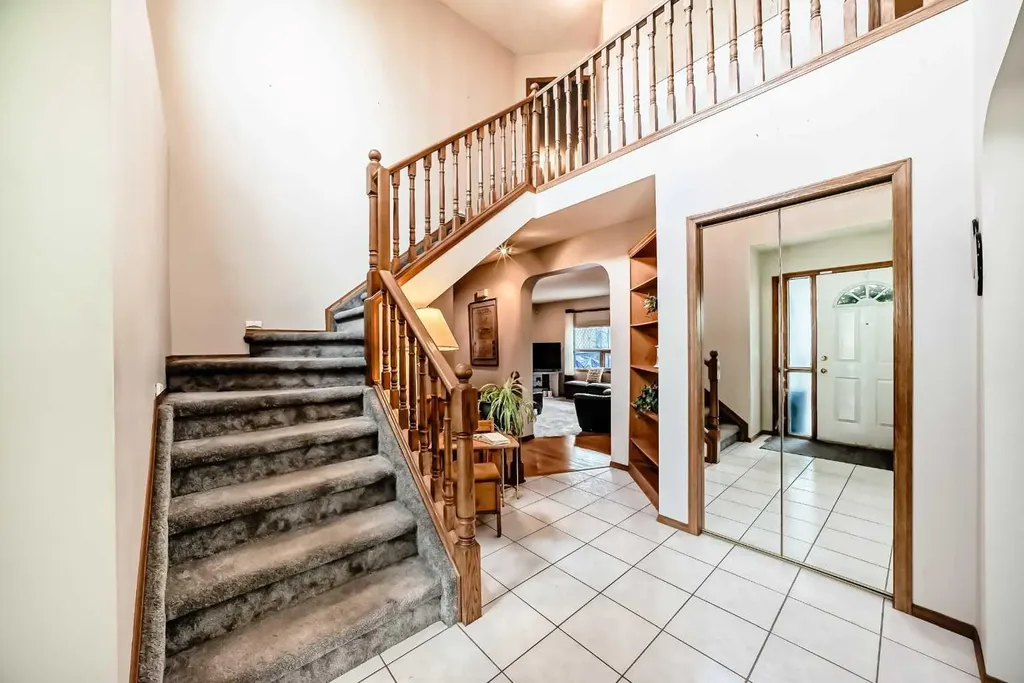 219 Hawkstone Close NW Calgary AB T3G 3P3