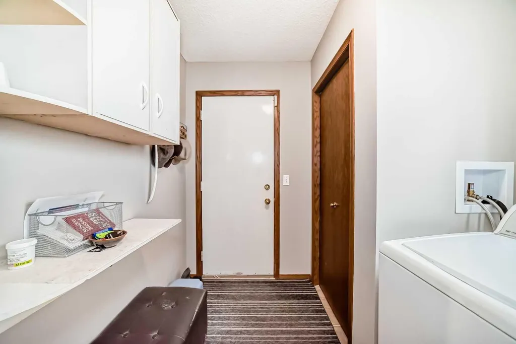 219 Hawkstone Close NW Calgary AB T3G 3P3