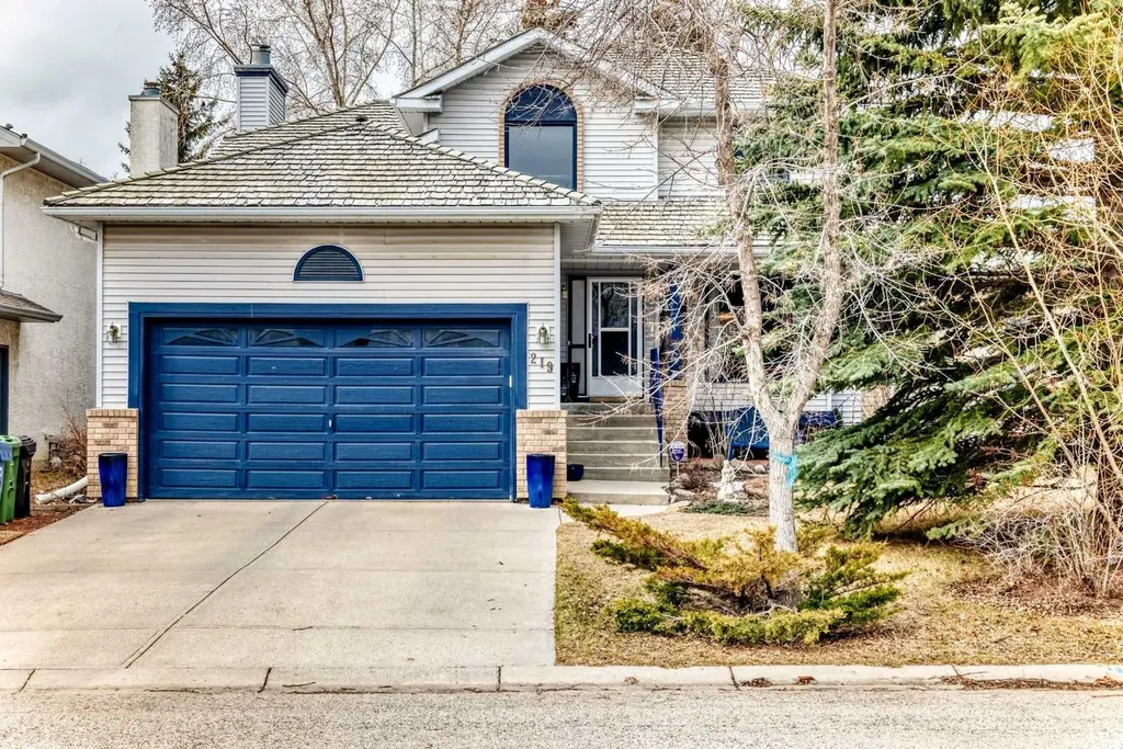 219 Hawkstone Close NW Calgary AB T3G 3P3