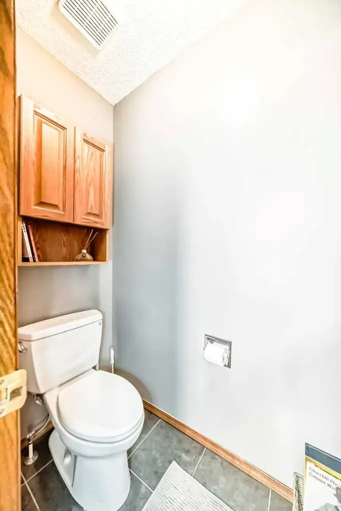 219 Hawkstone Close NW Calgary AB T3G 3P3
