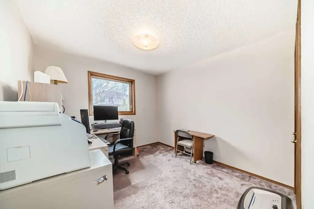 219 Hawkstone Close NW Calgary AB T3G 3P3