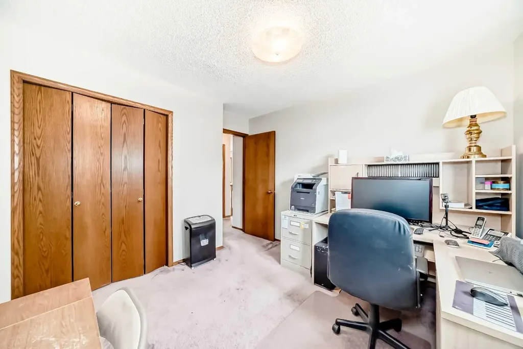 219 Hawkstone Close NW Calgary AB T3G 3P3