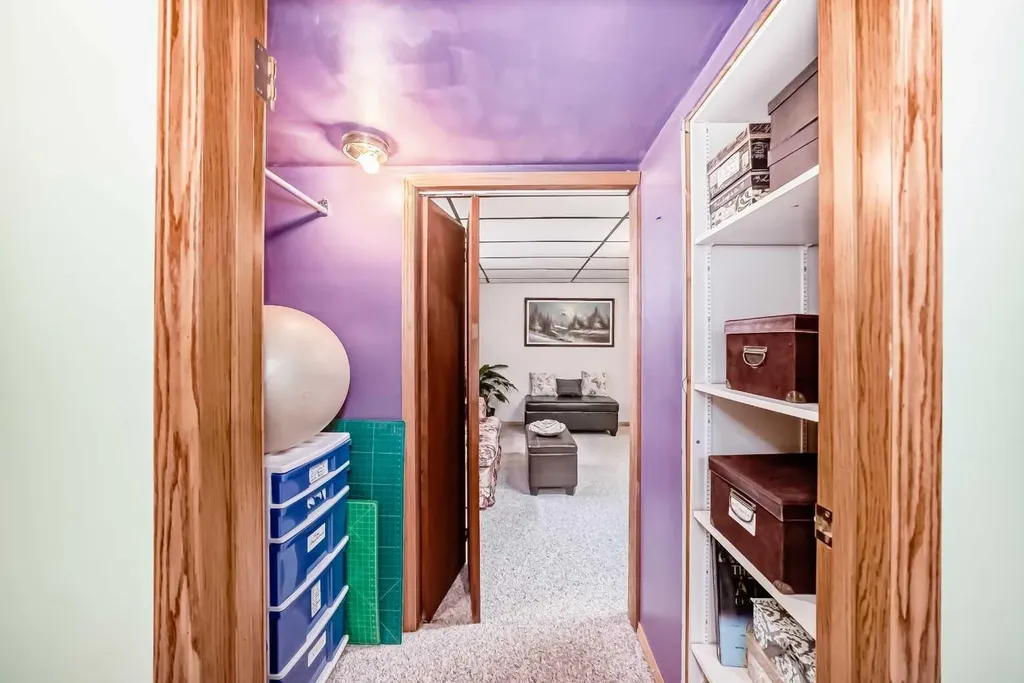 219 Hawkstone Close NW Calgary AB T3G 3P3
