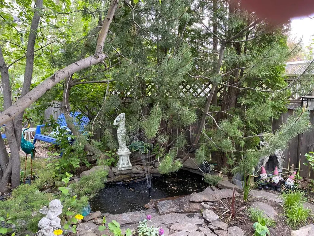 219 Hawkstone Close NW Calgary AB T3G 3P3