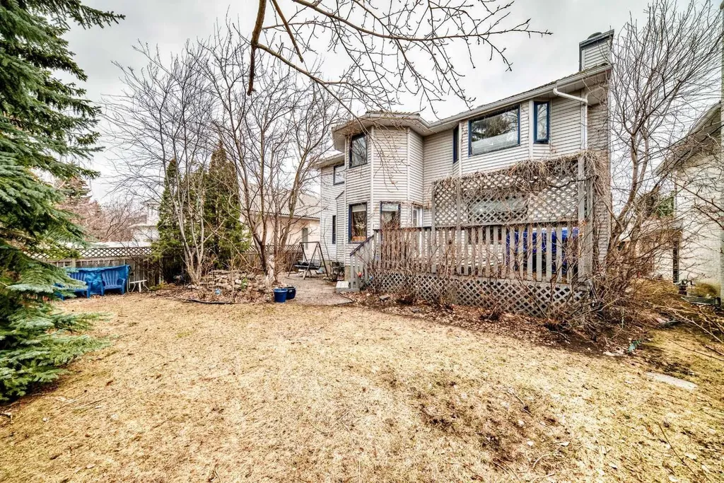 219 Hawkstone Close NW Calgary AB T3G 3P3