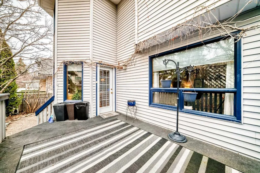 219 Hawkstone Close NW Calgary AB T3G 3P3