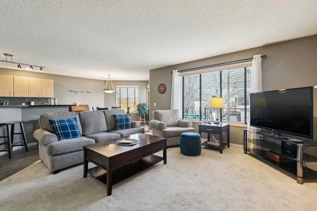 172 West Lakeview Circle Chestermere AB T1X 1H7