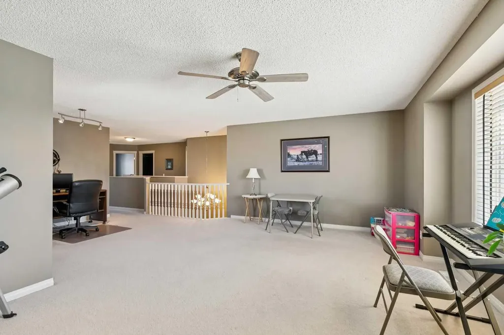 172 West Lakeview Circle Chestermere AB T1X 1H7