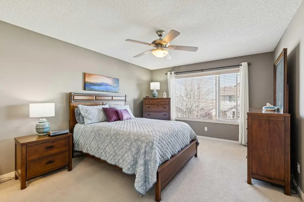 172 West Lakeview Circle Chestermere AB T1X 1H7