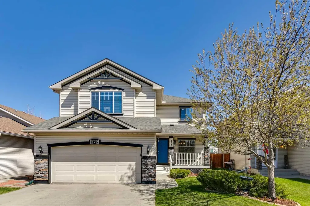 172 West Lakeview Circle Chestermere AB T1X 1H7