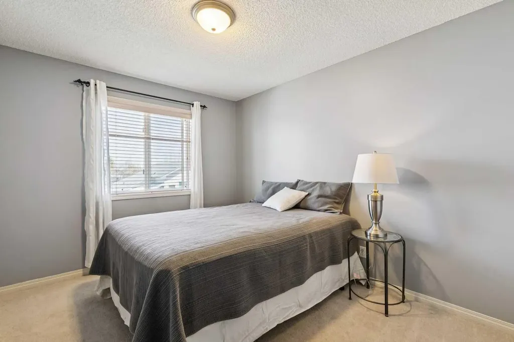 172 West Lakeview Circle Chestermere AB T1X 1H7