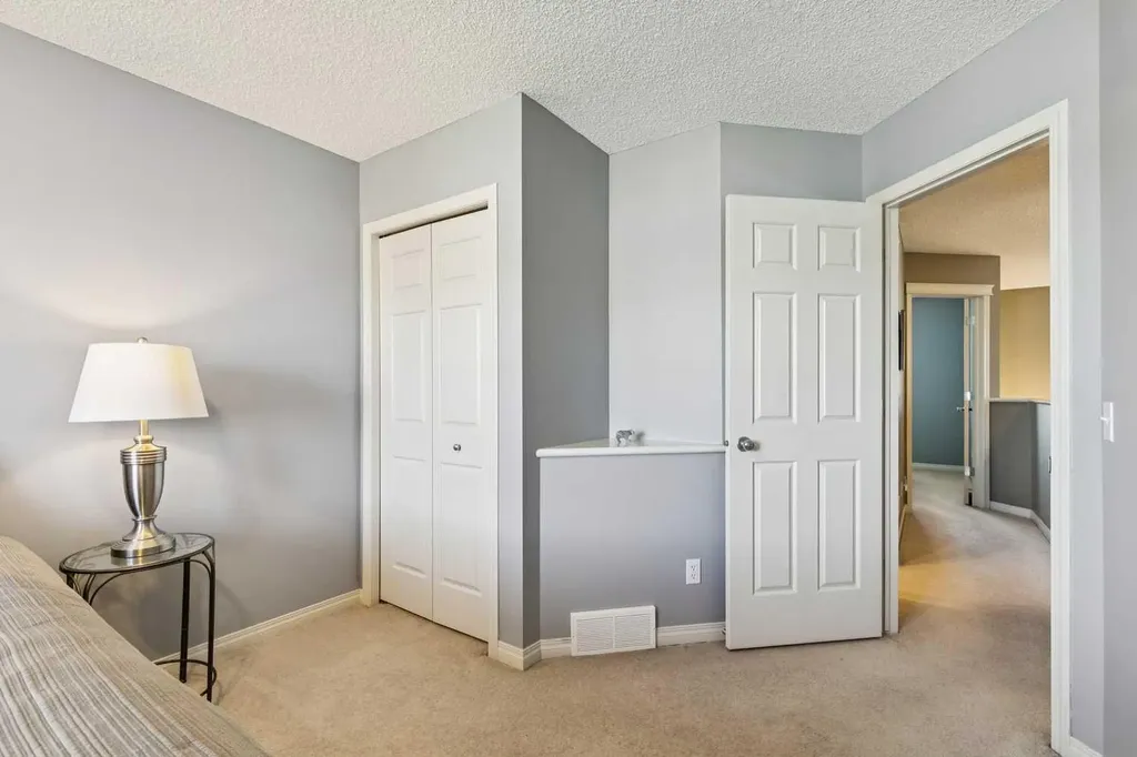 172 West Lakeview Circle Chestermere AB T1X 1H7