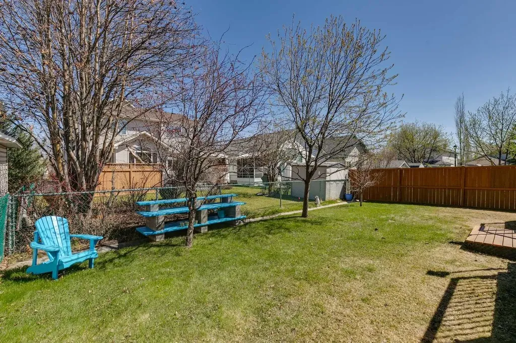 172 West Lakeview Circle Chestermere AB T1X 1H7