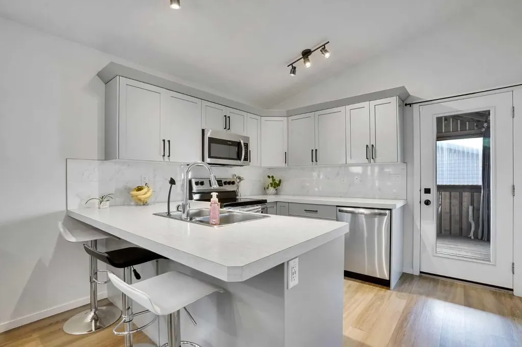 244 Thomlison Avenue Red Deer AB T4P 3E6