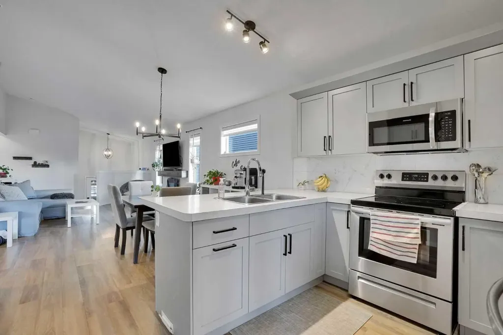 244 Thomlison Avenue Red Deer AB T4P 3E6