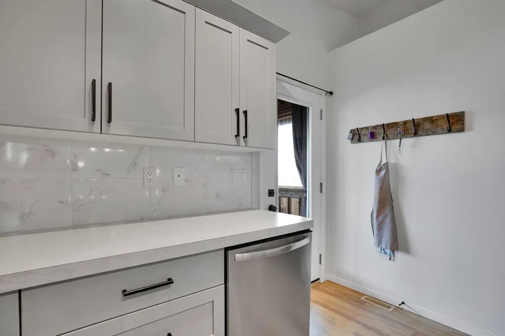 244 Thomlison Avenue Red Deer AB T4P 3E6