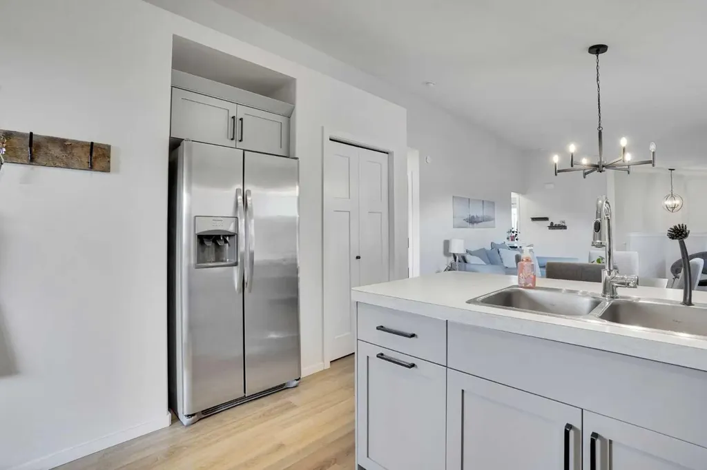 244 Thomlison Avenue Red Deer AB T4P 3E6