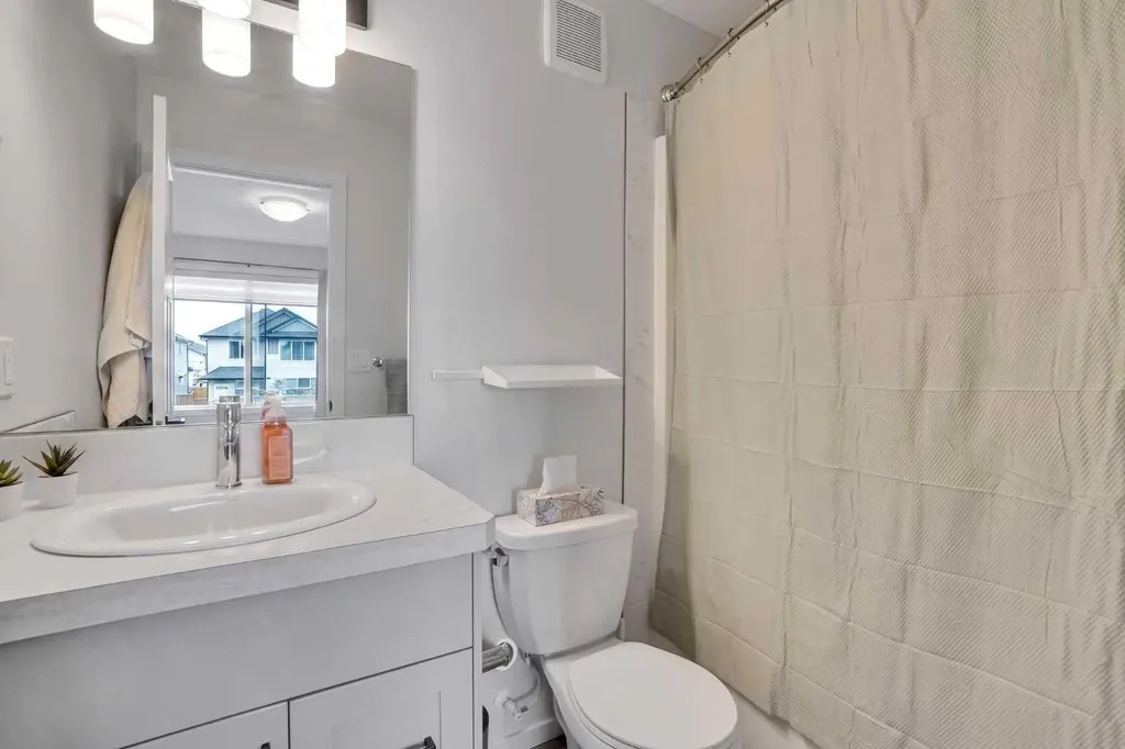 244 Thomlison Avenue Red Deer AB T4P 3E6
