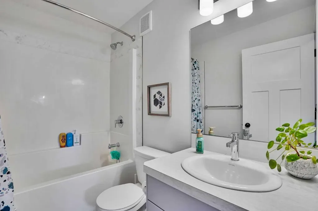 244 Thomlison Avenue Red Deer AB T4P 3E6