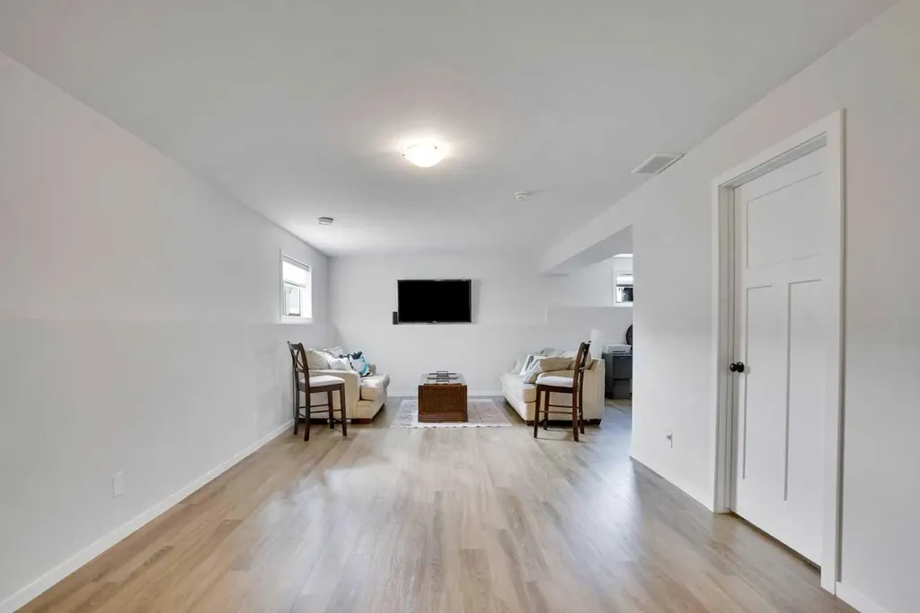 244 Thomlison Avenue Red Deer AB T4P 3E6