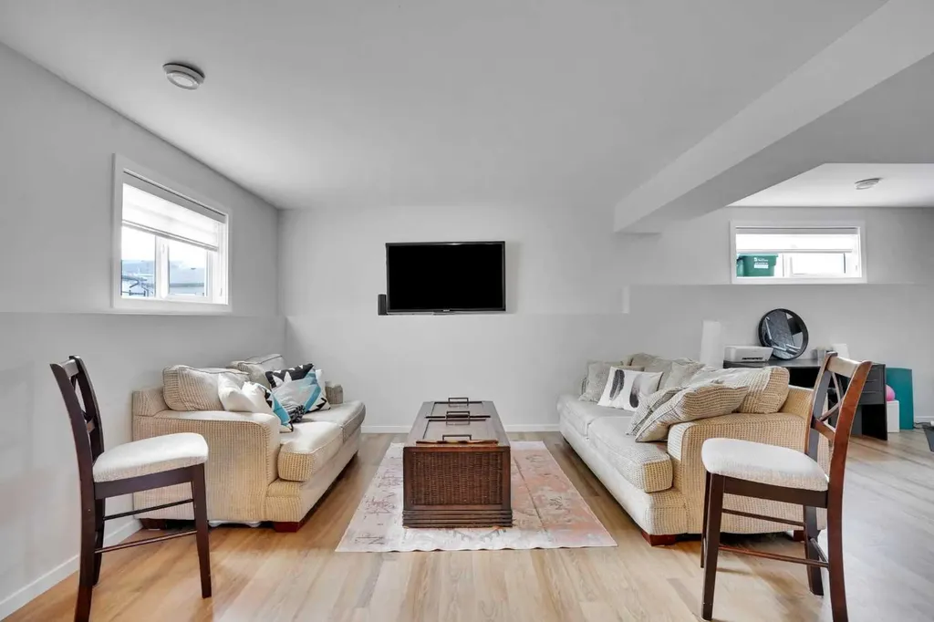 244 Thomlison Avenue Red Deer AB T4P 3E6