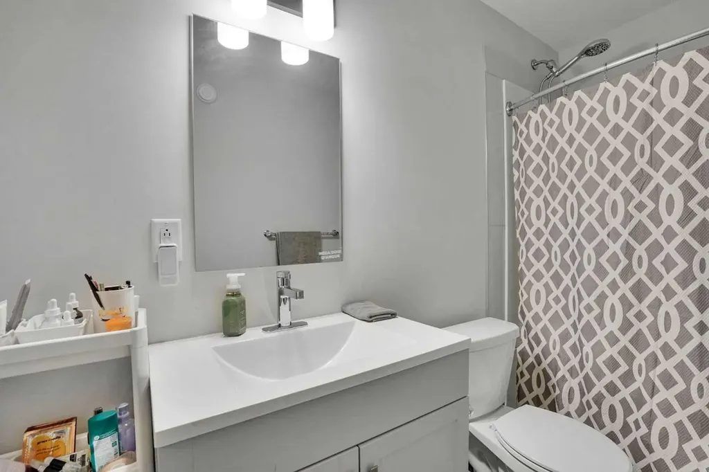 244 Thomlison Avenue Red Deer AB T4P 3E6