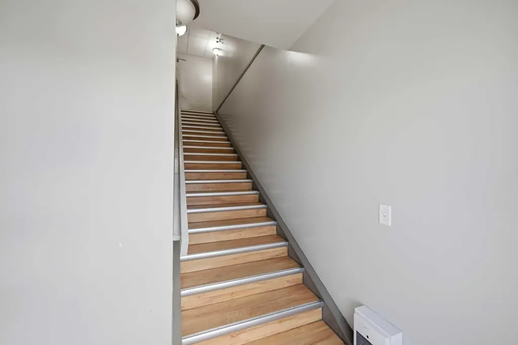 7 Westwinds Crescent NE Calgary AB T3J 5H2