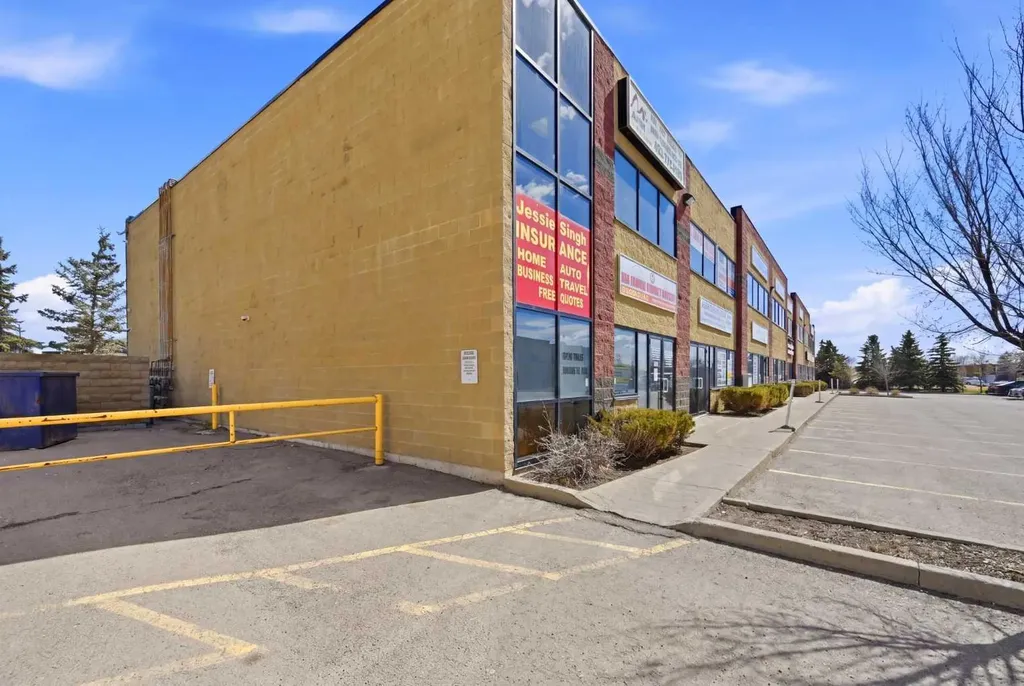 7 Westwinds Crescent NE Calgary AB T3J 5H2