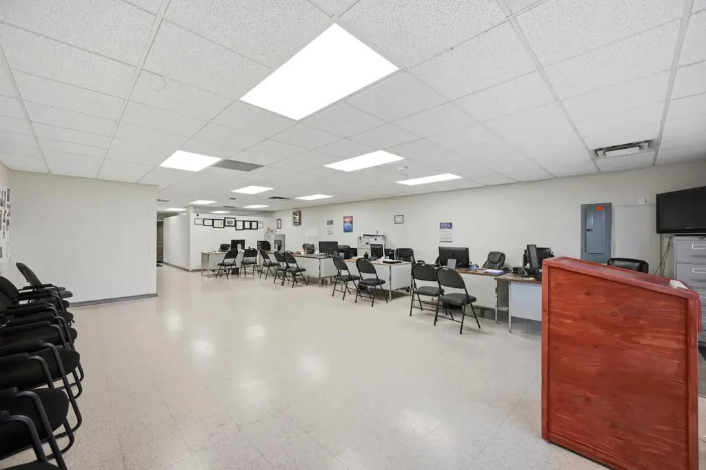 7 Westwinds Crescent NE Calgary AB T3J 5H2